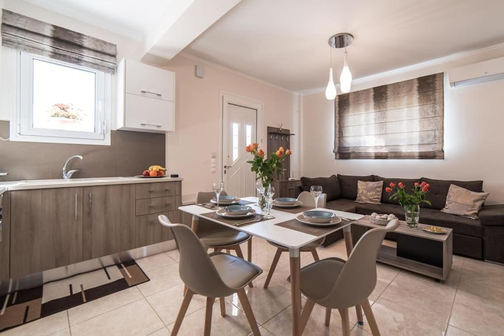 Effie'S Two Bedroom Apartment Nafplion Exteriör bild